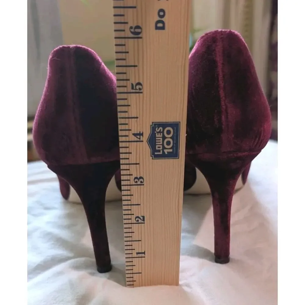 Michael Michael Kors "Viola" Suede w/Crystal Brooch Accent Pumps Sz 6 $160 - Picture 6 of 10